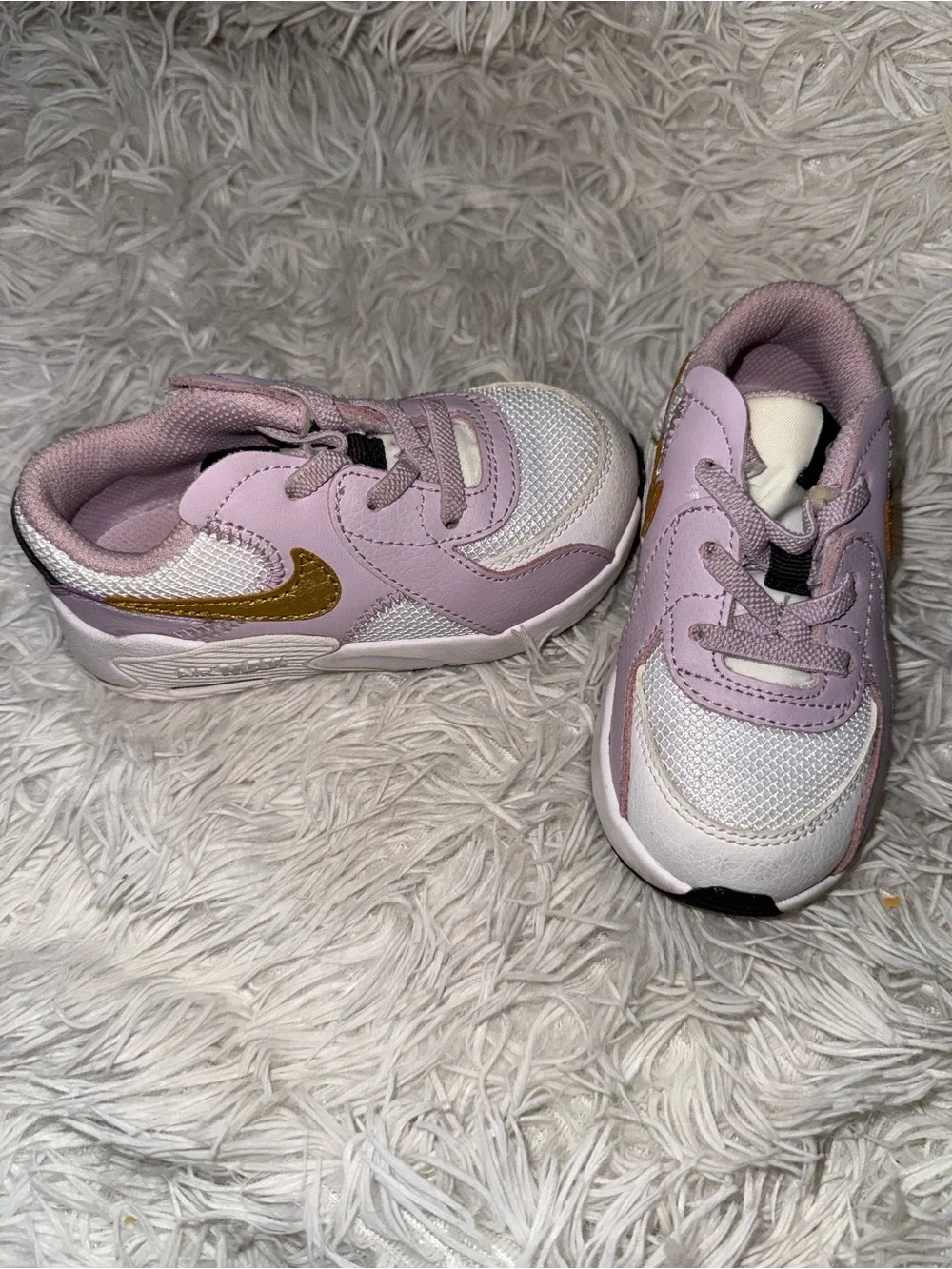 Nike Kids Lavender and White Sneakers with Gold Swoosh